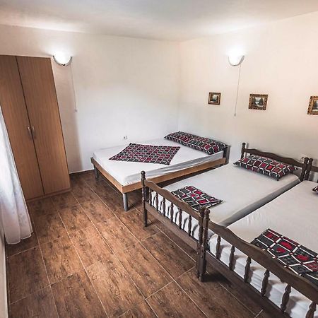 Apartments Ljujic Kruče Eksteriør billede