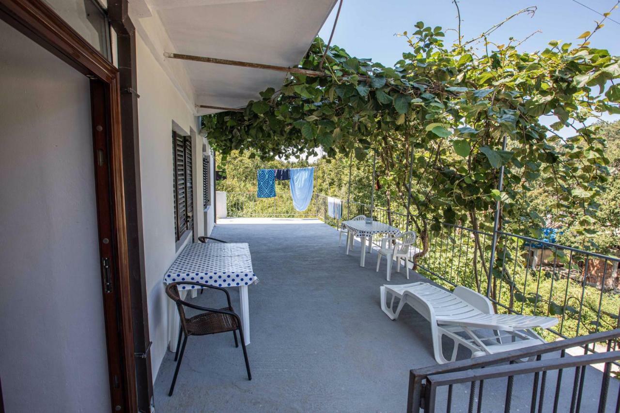 Apartments Ljujic Kruče Eksteriør billede