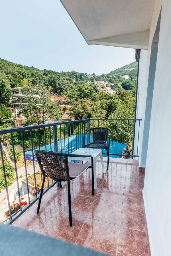 Apartments Ljujic Kruče Eksteriør billede
