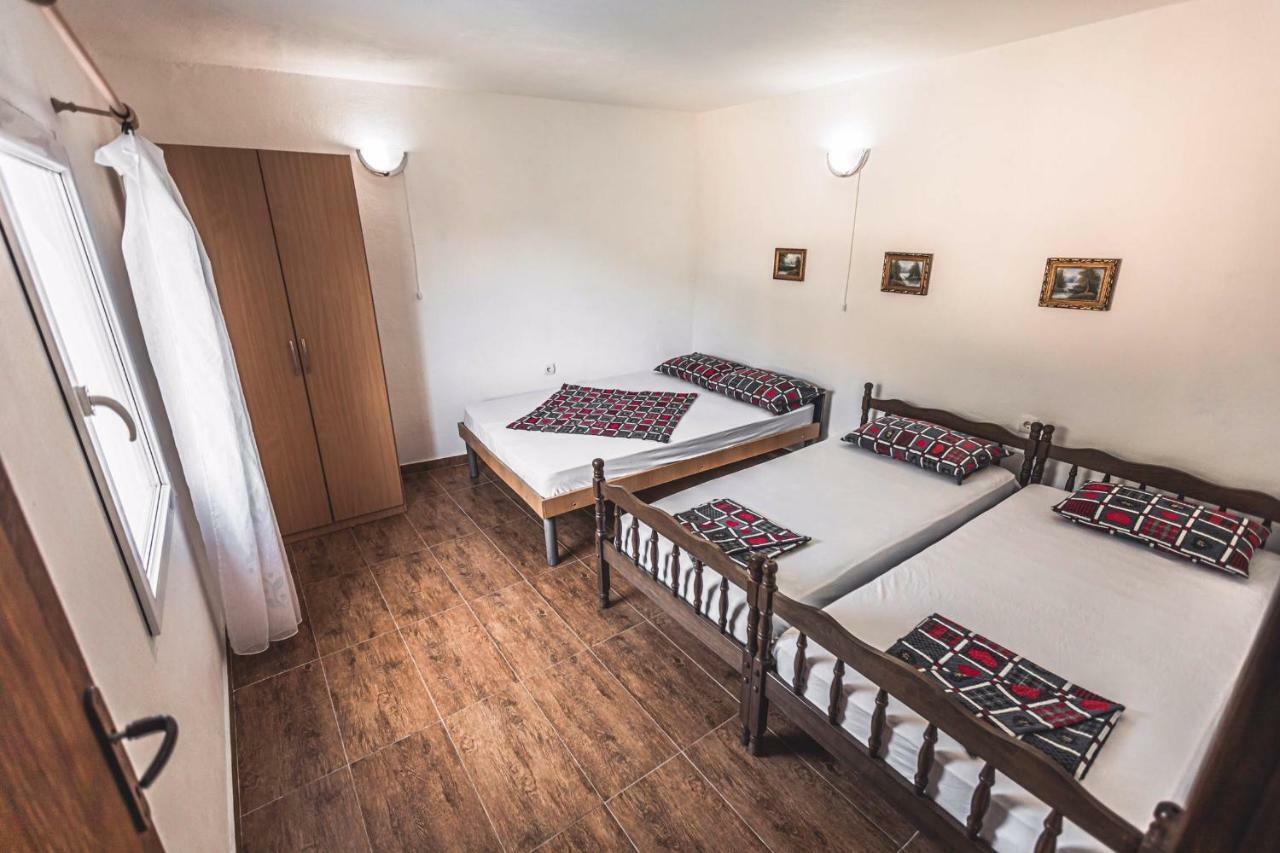 Apartments Ljujic Kruče Eksteriør billede