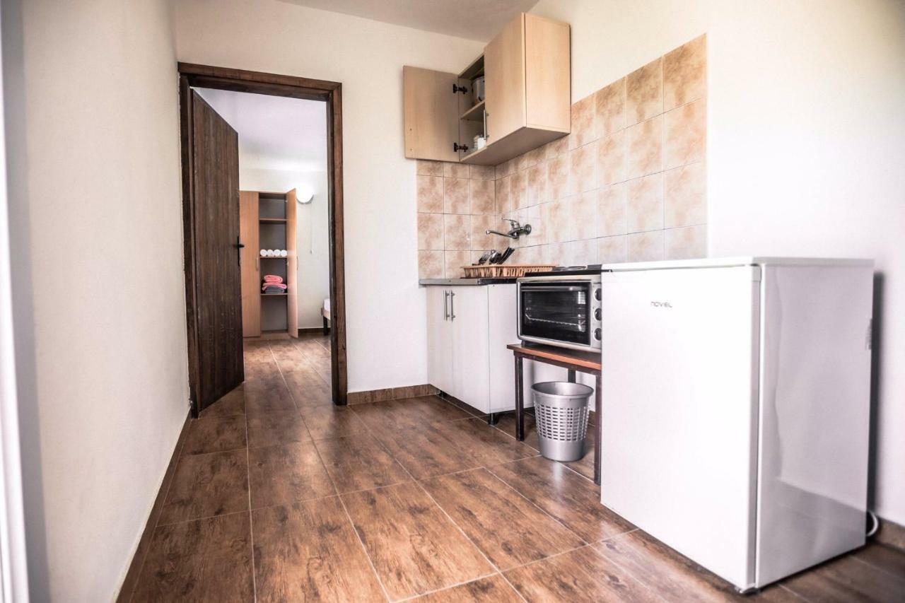 Apartments Ljujic Kruče Eksteriør billede